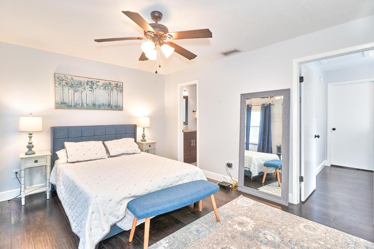 South Tampa Retreat Fenced Yard, Top Location! Exterior photo